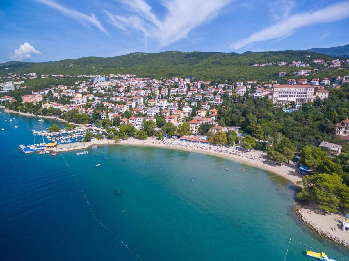 Apartment Robert Crikvenica Exterior foto