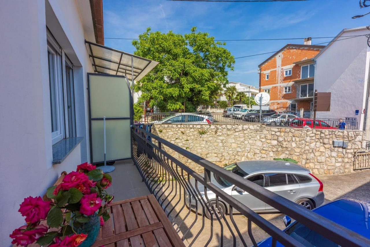 Apartment Robert Crikvenica Exterior foto