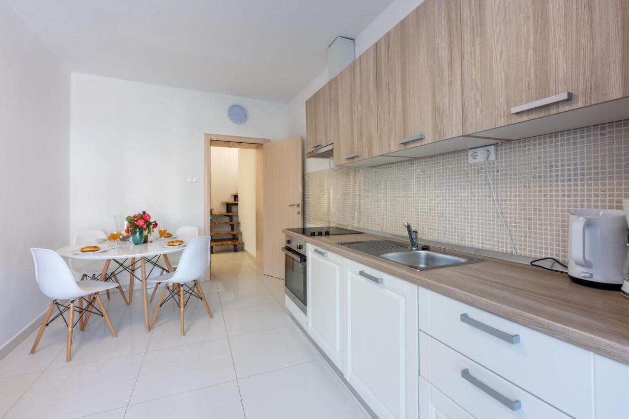 Apartment Robert Crikvenica Exterior foto